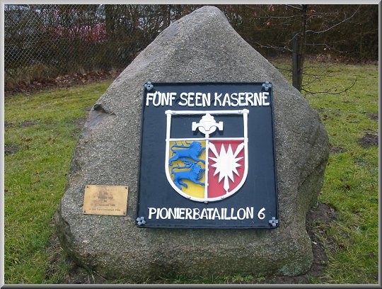 Erinnerungsstein in Pl&ouml;n