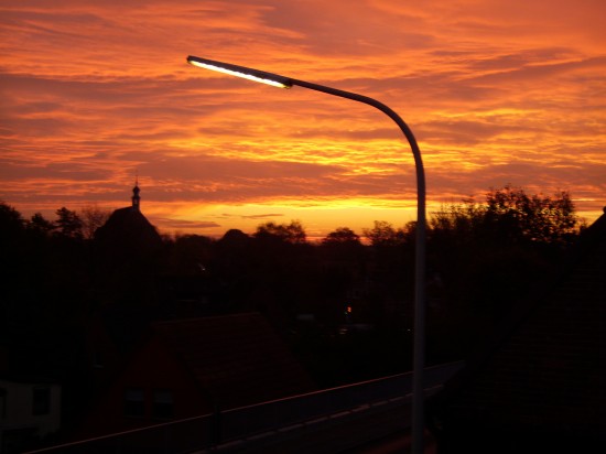 Sonnenaufgang &uuml;ber dem Kloster